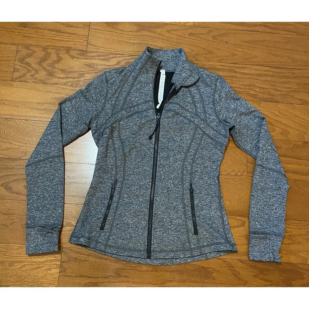 Lululemon Define Vented Thumb Holes Jacket Size 10 Full Zip Gray Black Excellent